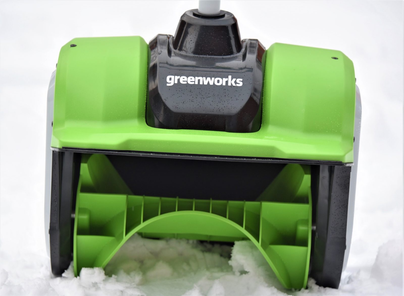 Снегоуборочная лопата аккумуляторная: как выбрать