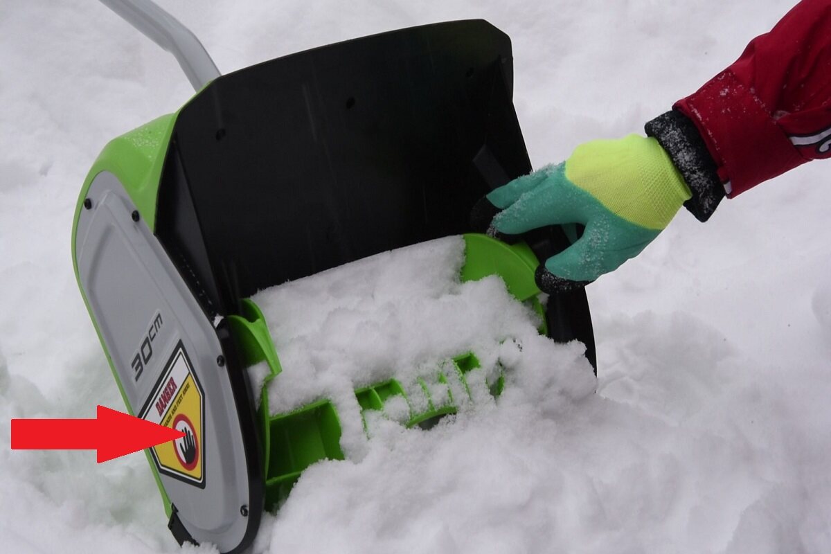  лопата для уборки снега Greenworks GD40SS: обзор и тест